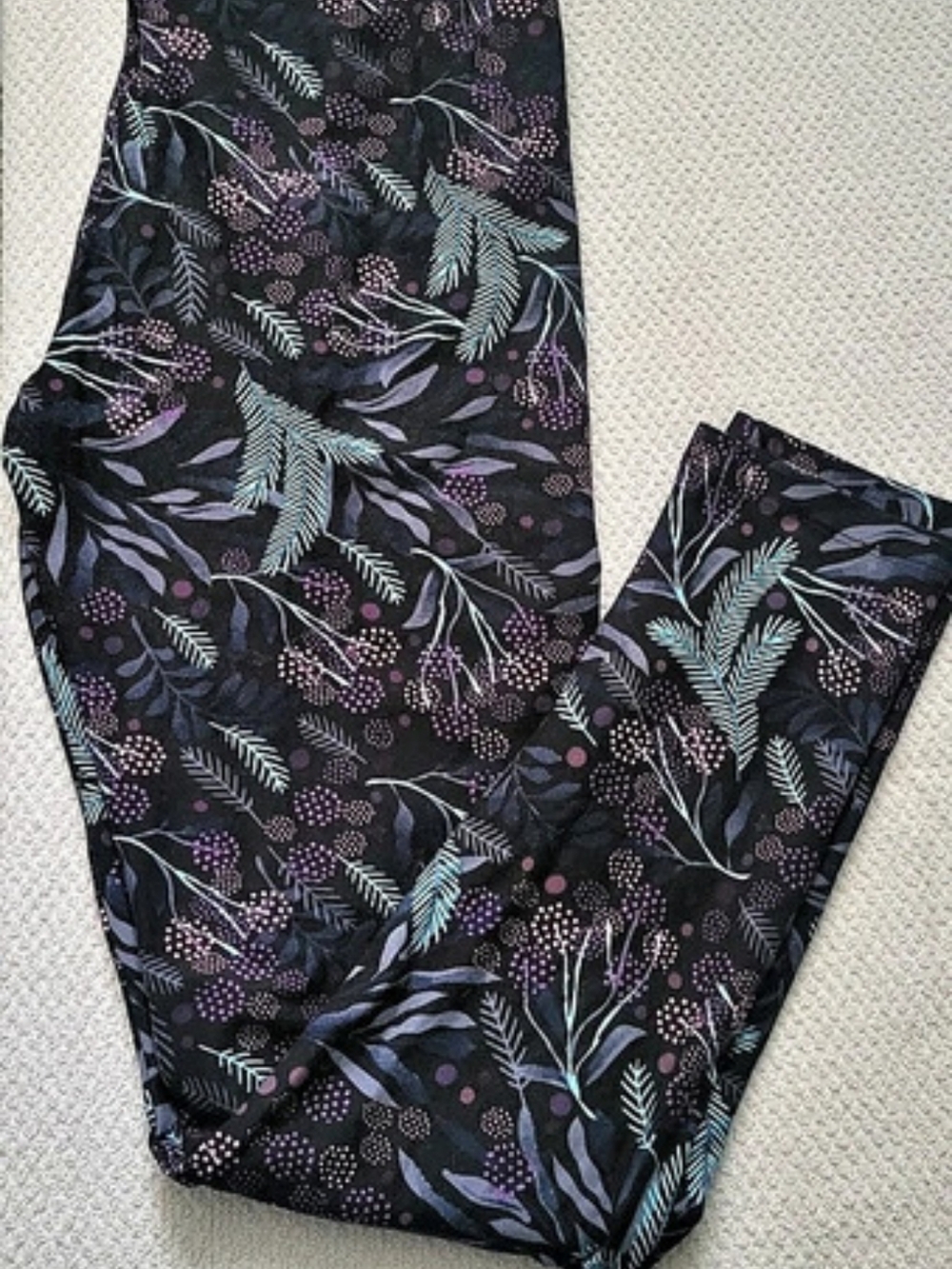Floral Print Leggings in Black & Purple